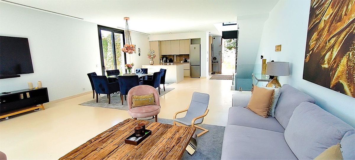 5eb1e08f26fcd71815f8f37c9c1b7249 - 18