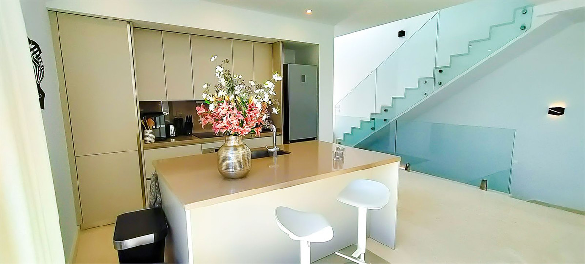 5eb1e08f26fcd71815f8f37c9c1b7249 - 21