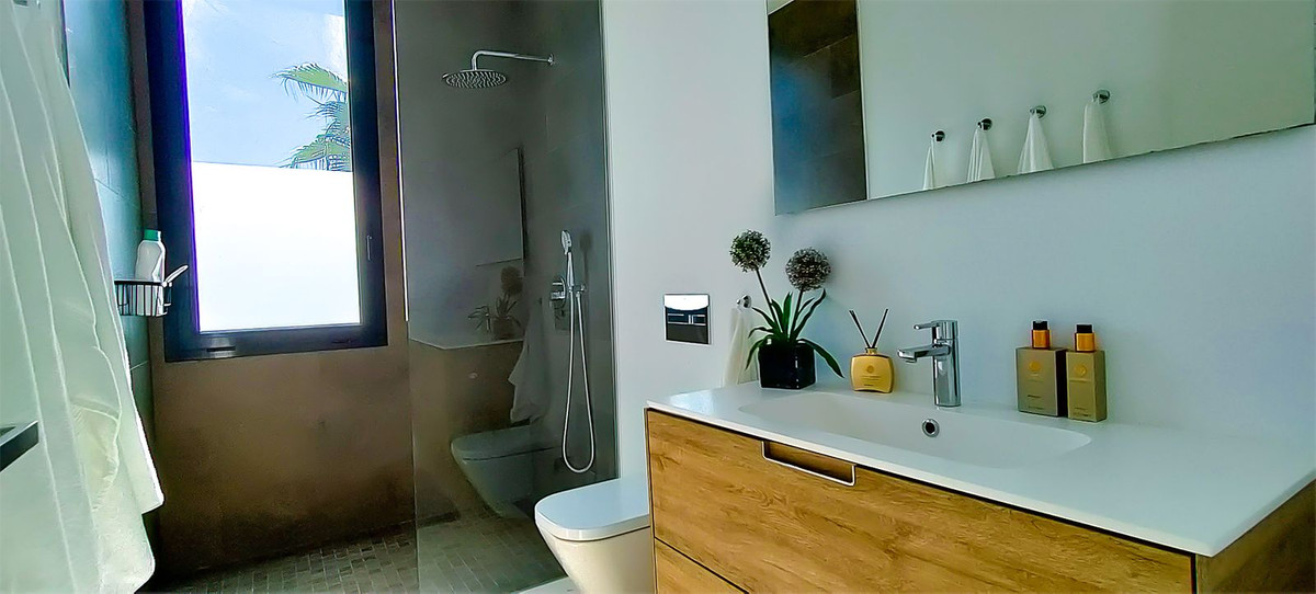 5eb1e08f26fcd71815f8f37c9c1b7249 - 42