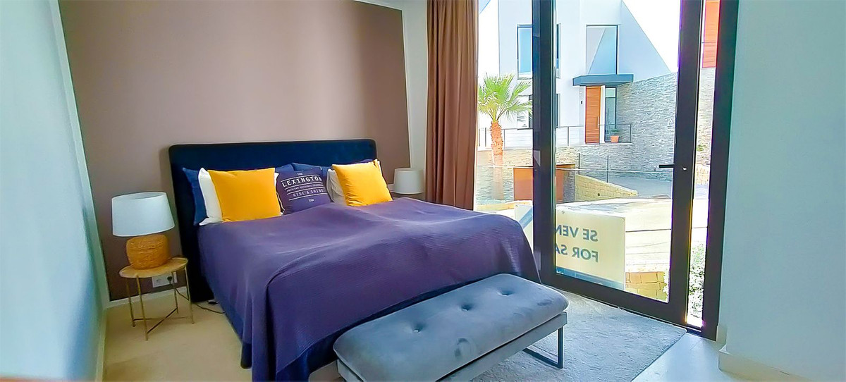 5eb1e08f26fcd71815f8f37c9c1b7249 - 44