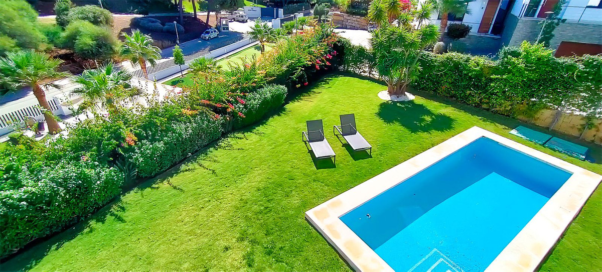 5eb1e08f26fcd71815f8f37c9c1b7249 - 72