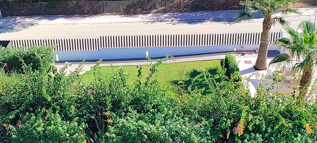 5eb1e08f26fcd71815f8f37c9c1b7249 - 83