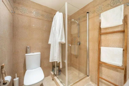 5f09cb7d376686bbb41d20139df7ca69 - 25