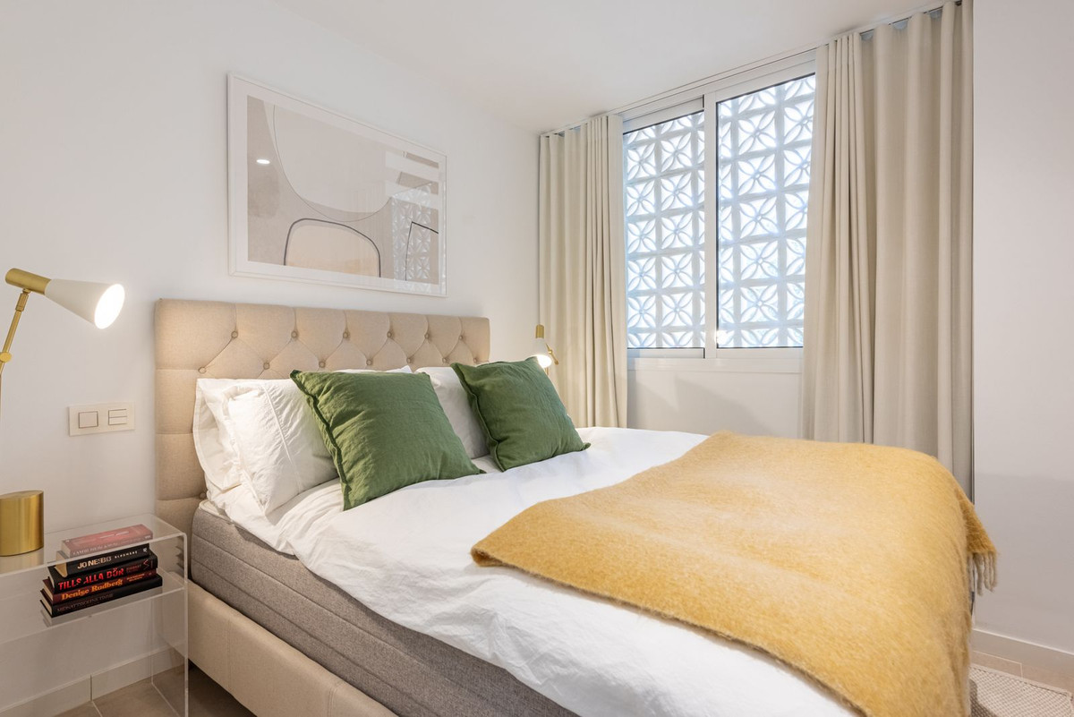 5f7eee65fa3a21d074bb459cb303301c - 12