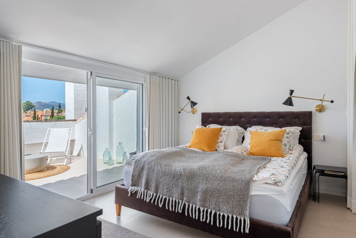 5f7eee65fa3a21d074bb459cb303301c - 17