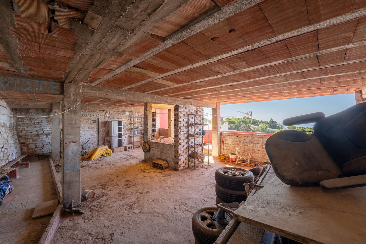 6226bd6c61274c5bfafc2fd275bd6c0a - 26