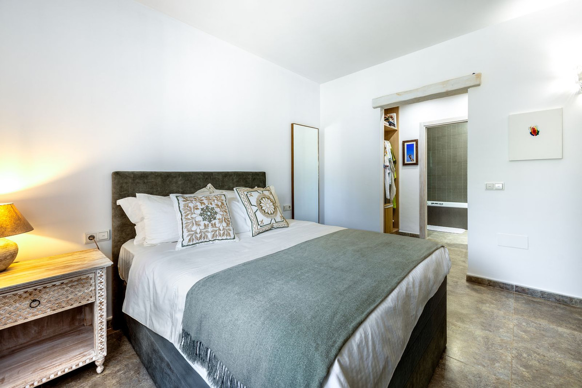 63e51f60becebf479faf4ecf0b363d0b - 11