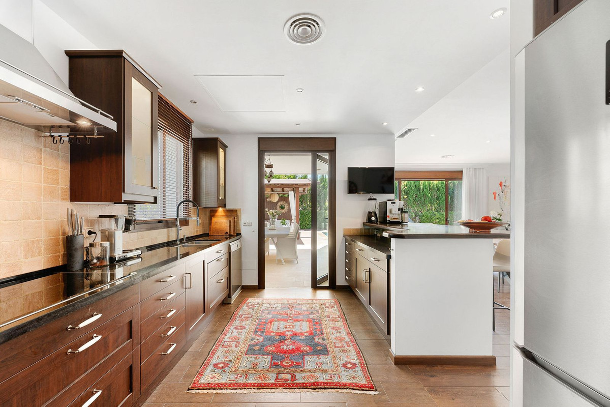 645d059ee7dcdca0e7062971efd00106 - 14