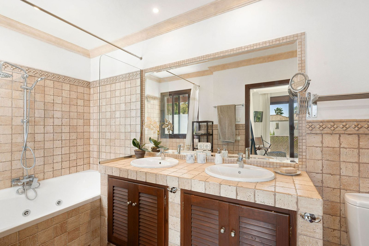 645d059ee7dcdca0e7062971efd00106 - 18