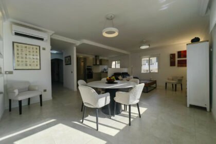 647451a8c86b0936ebcdb9c85461e58b - 12