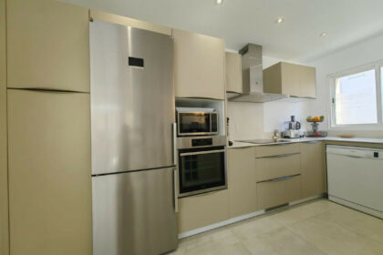 647451a8c86b0936ebcdb9c85461e58b - 16