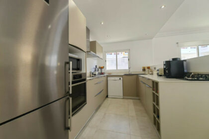 647451a8c86b0936ebcdb9c85461e58b - 17