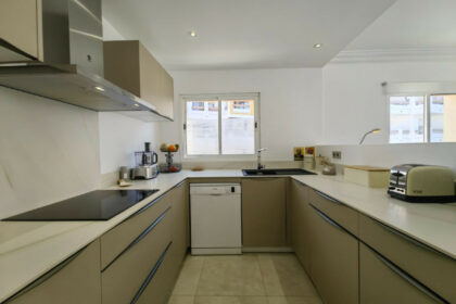 647451a8c86b0936ebcdb9c85461e58b - 19