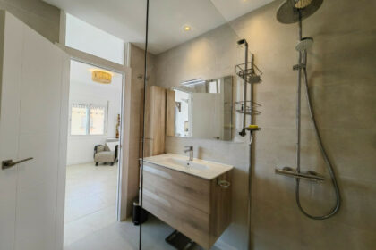 647451a8c86b0936ebcdb9c85461e58b - 29