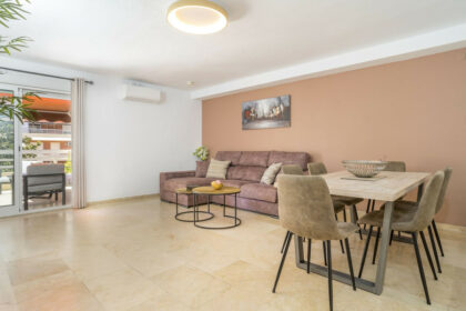 6589b0574e2926c0e22862d8caa0f374 - 10