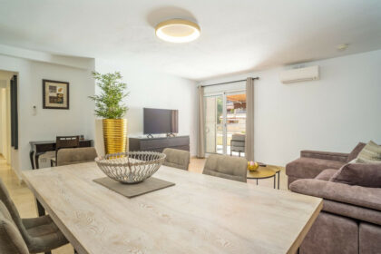 6589b0574e2926c0e22862d8caa0f374 - 9