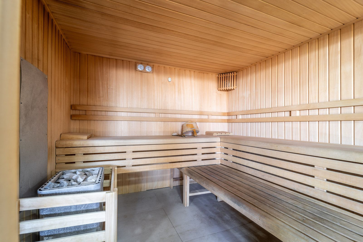 65c12e184dd62cedf4e93b8b3825d686 - 32