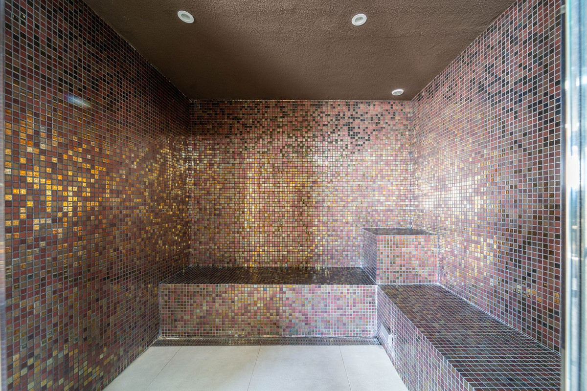 65c12e184dd62cedf4e93b8b3825d686 - 33