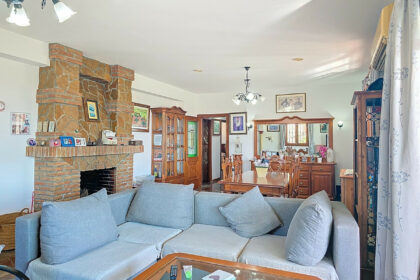 65fa2ec03dbb6003629ea16bd4abbdd0 - 21