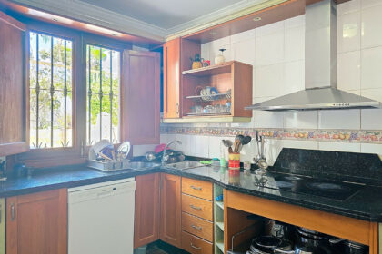 65fa2ec03dbb6003629ea16bd4abbdd0 - 26