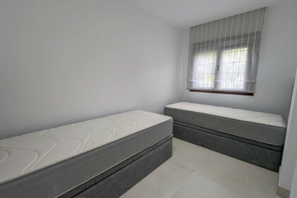 66505e0c018727c9eecf2be510fb49a8 - 19