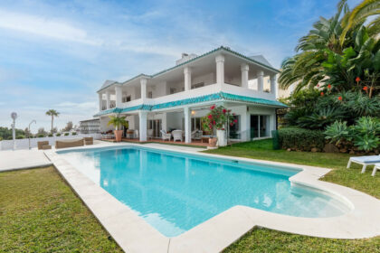 6702e0cb13c59b9a3c3418259512a4ef - 1