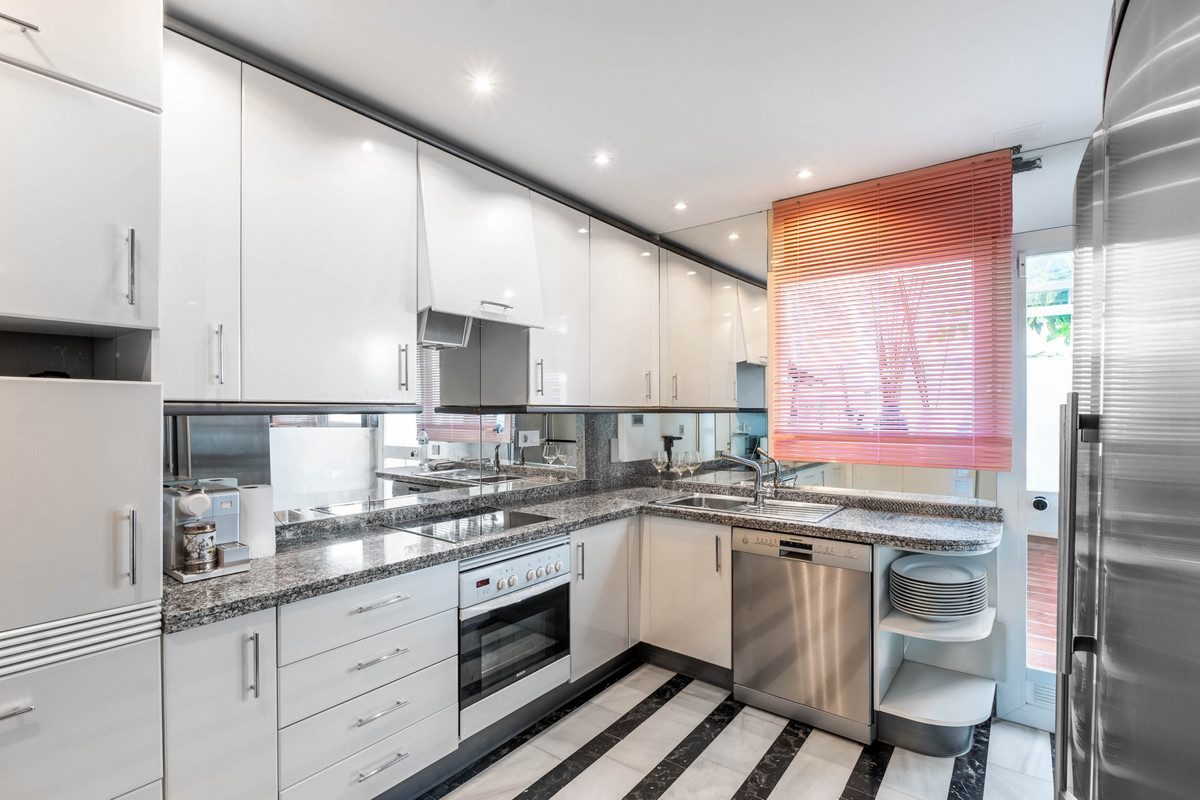 6702e0cb13c59b9a3c3418259512a4ef - 13