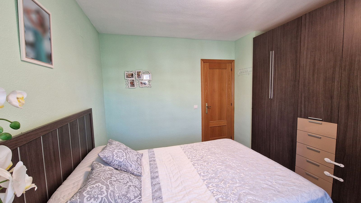 6771337605a9825849fbbb22cec30f1c - 34