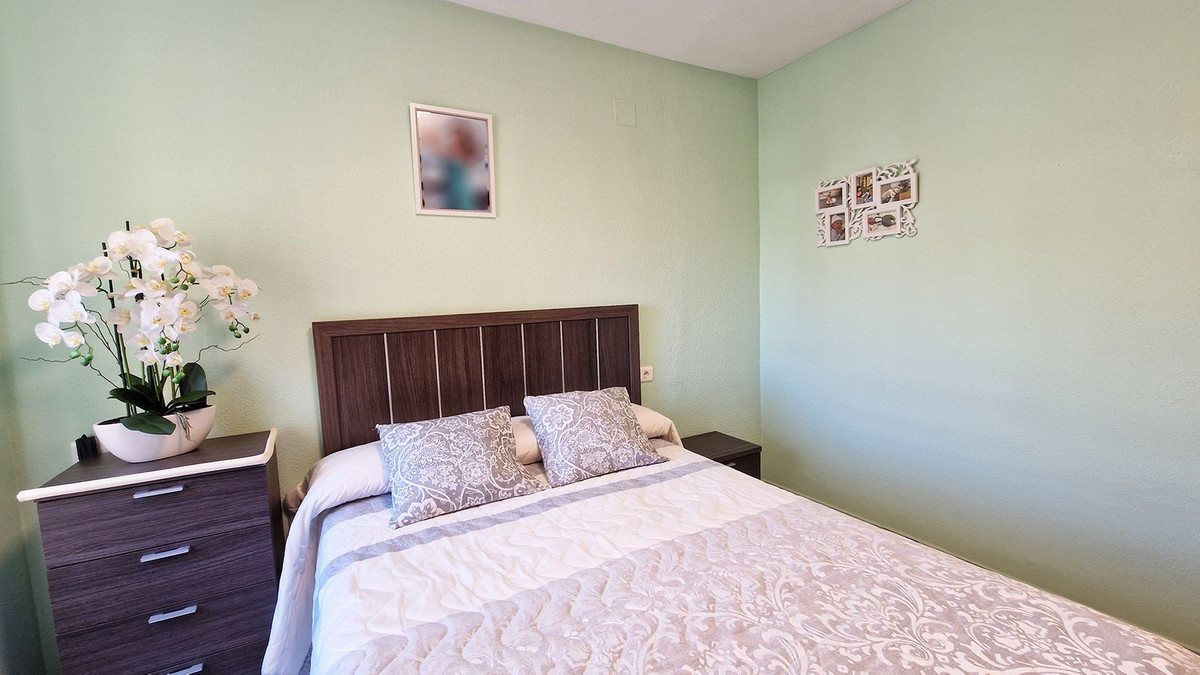 6771337605a9825849fbbb22cec30f1c - 35