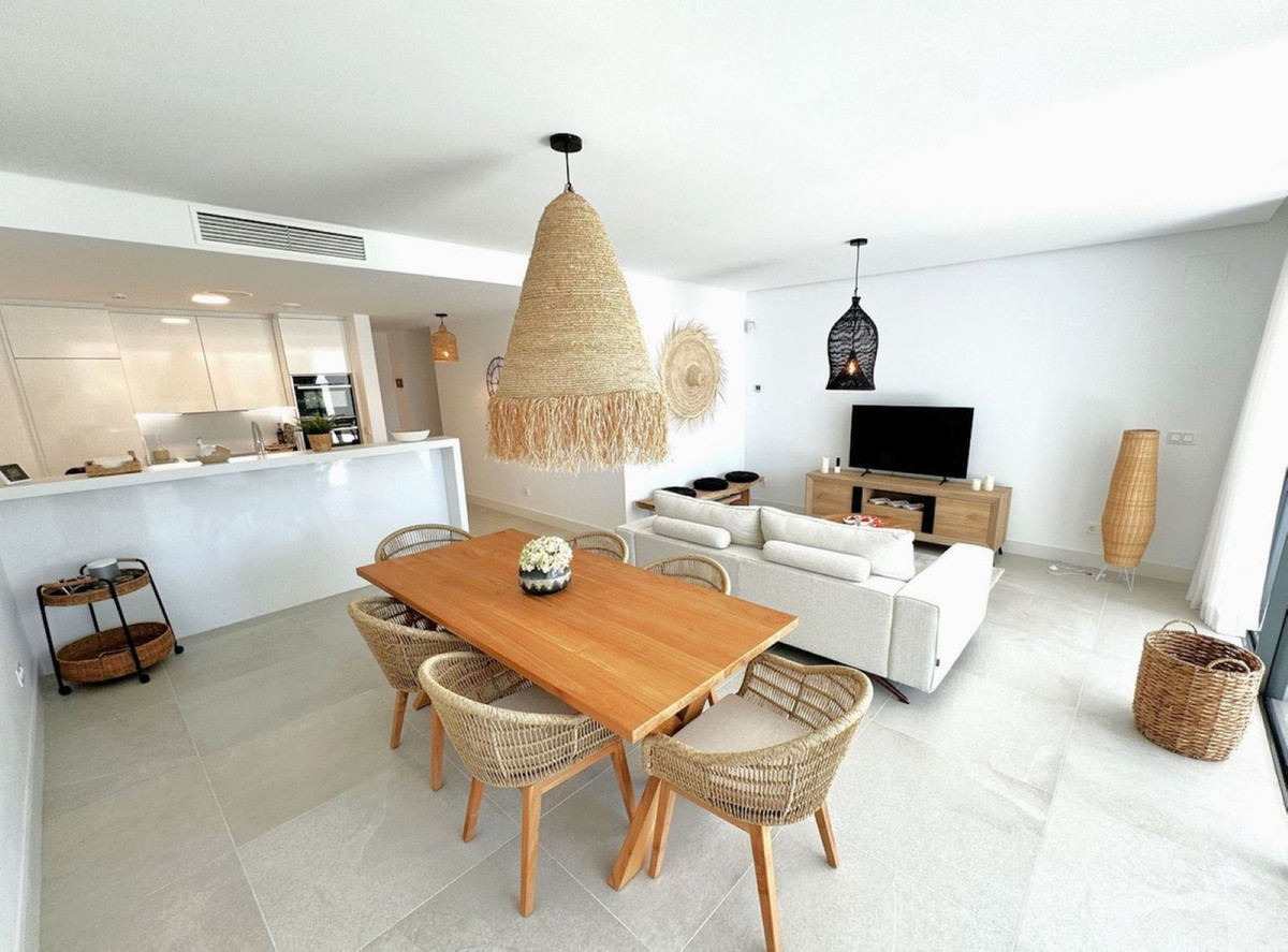 67836b483f921591f6c3abf1eb261a3e - 1