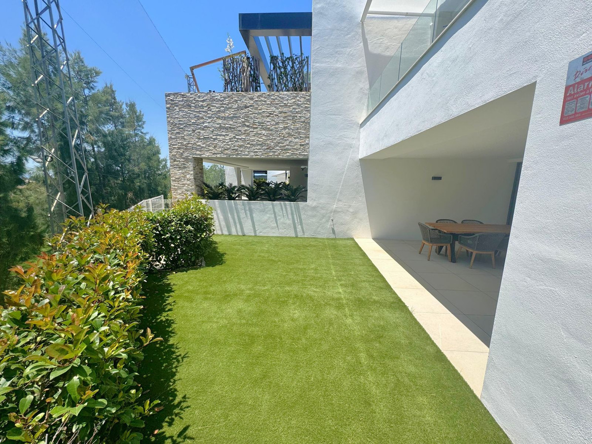 67836b483f921591f6c3abf1eb261a3e - 32