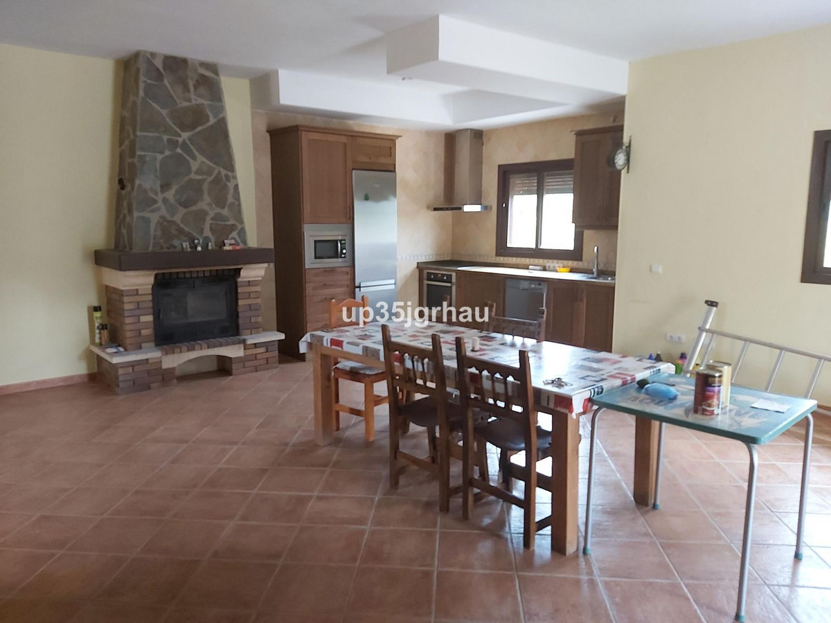 682e008c094e7ac6eb07dbb355572372 - 17