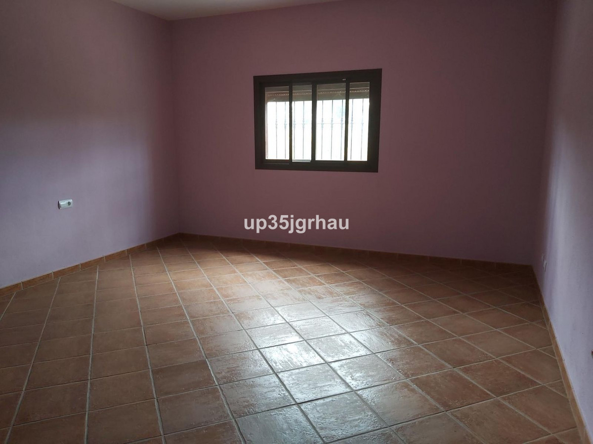 682e008c094e7ac6eb07dbb355572372 - 18