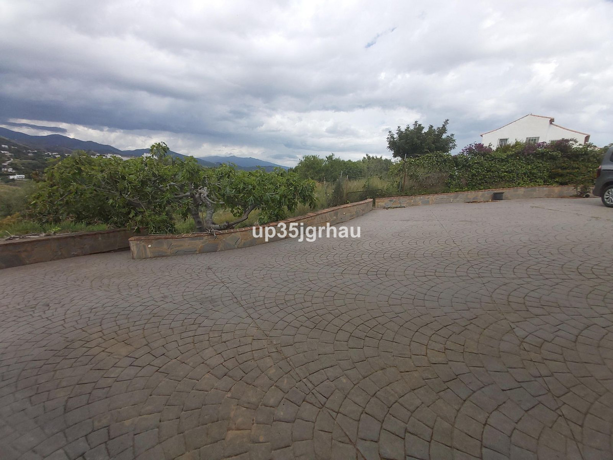 682e008c094e7ac6eb07dbb355572372 - 22