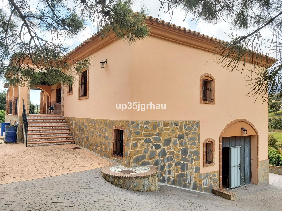 682e008c094e7ac6eb07dbb355572372 - 24