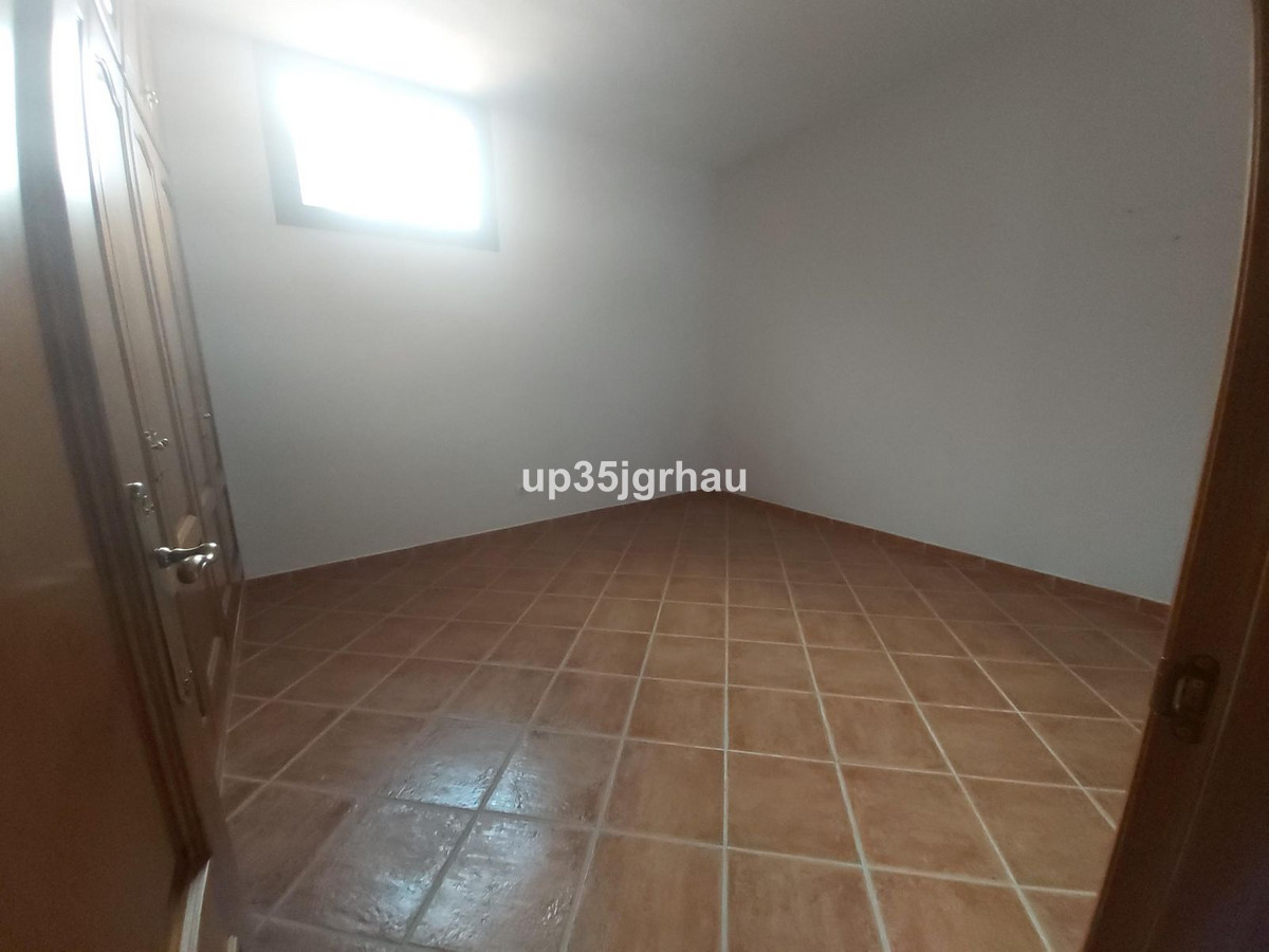 682e008c094e7ac6eb07dbb355572372 - 25