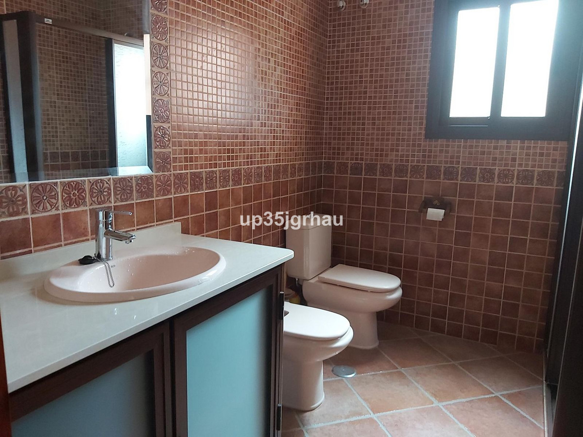 682e008c094e7ac6eb07dbb355572372 - 9