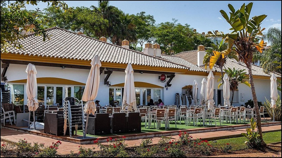 683baf40d39b3b138a7610a04dcddb70 - 18