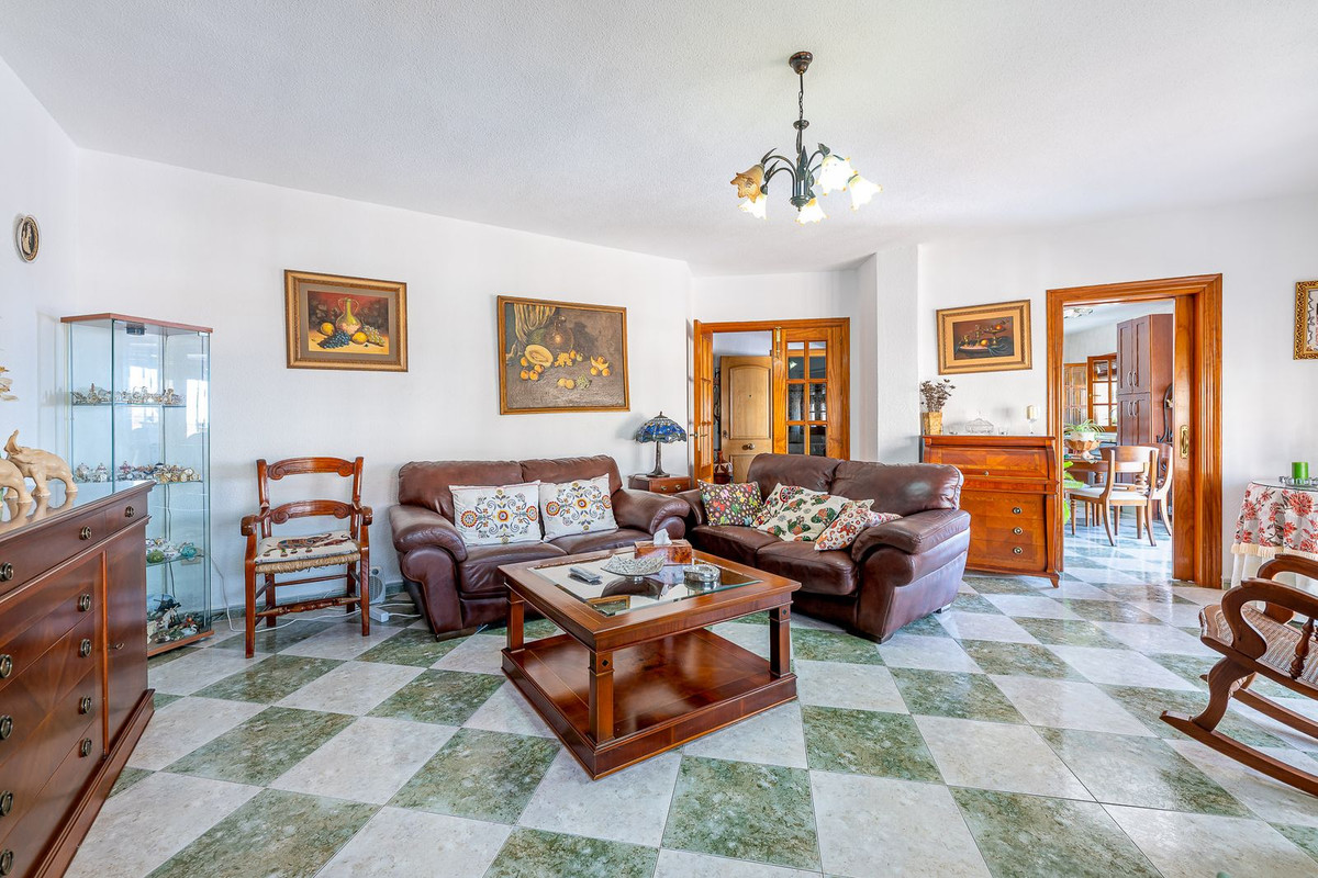 68445b3f981b7a576ea5b38097f10b62 - 15