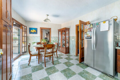 68445b3f981b7a576ea5b38097f10b62 - 18