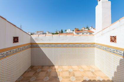 68445b3f981b7a576ea5b38097f10b62 - 30