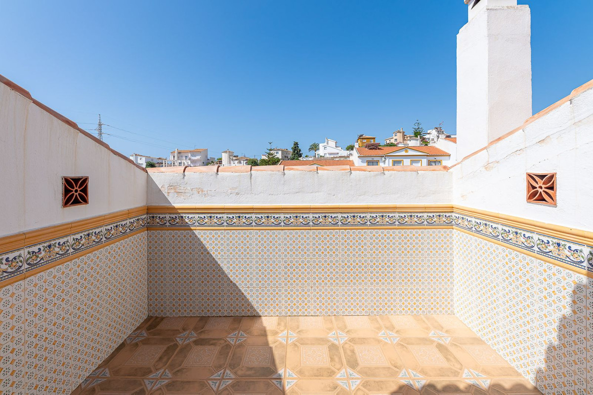 68445b3f981b7a576ea5b38097f10b62 - 30