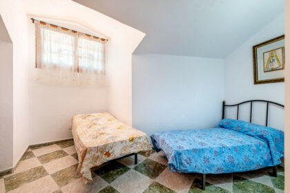 68445b3f981b7a576ea5b38097f10b62 - 33