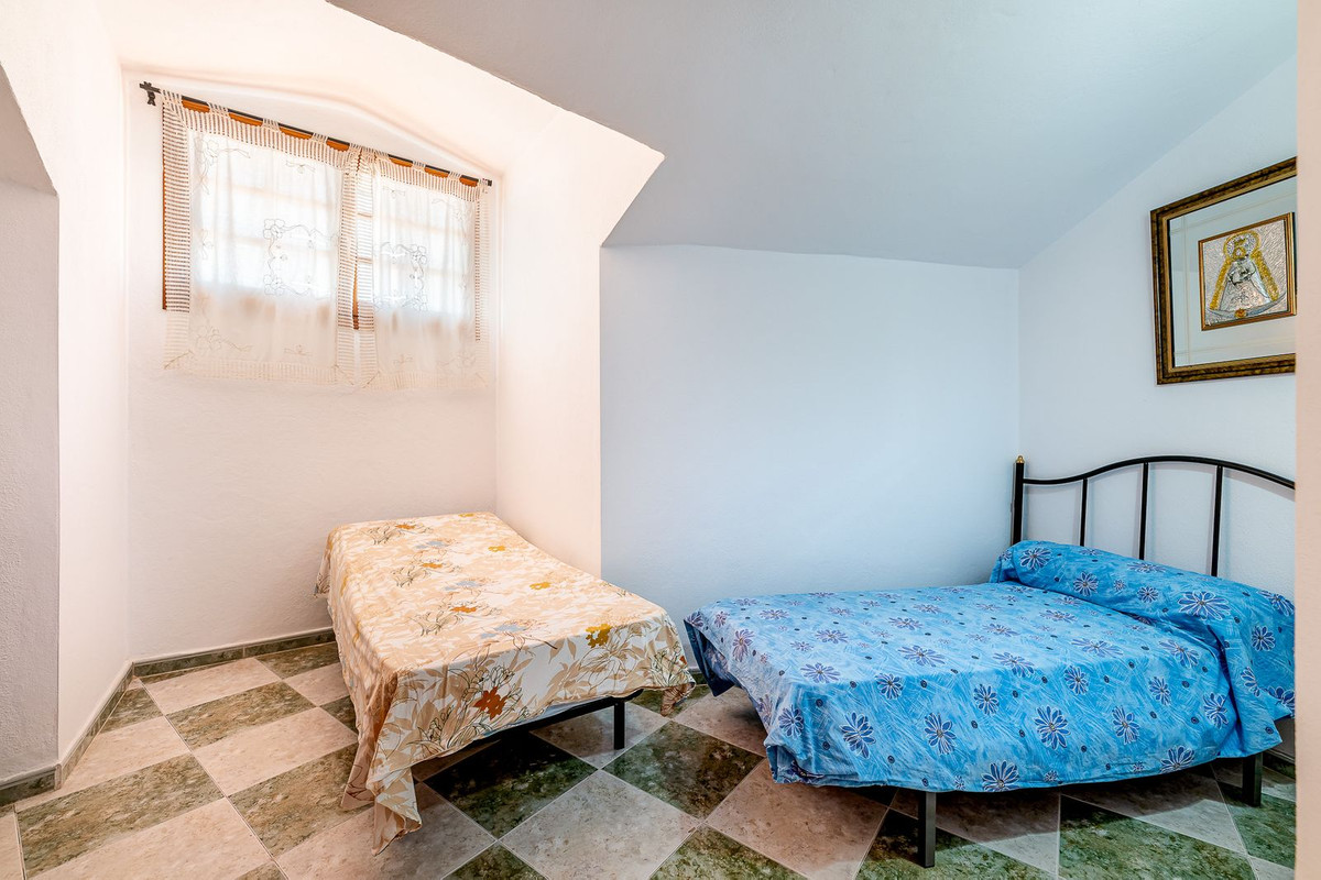 68445b3f981b7a576ea5b38097f10b62 - 33