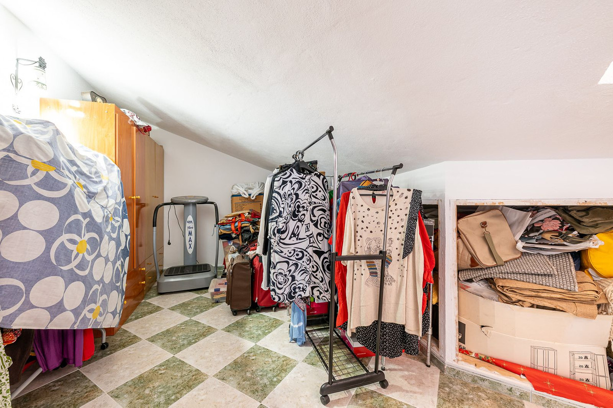 68445b3f981b7a576ea5b38097f10b62 - 34