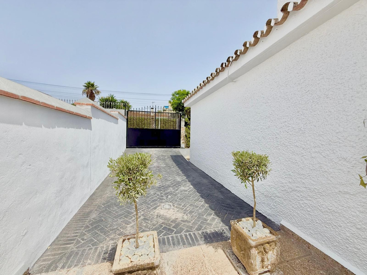 68d908d67b36ec80d5adc99f808e7b1b - 28