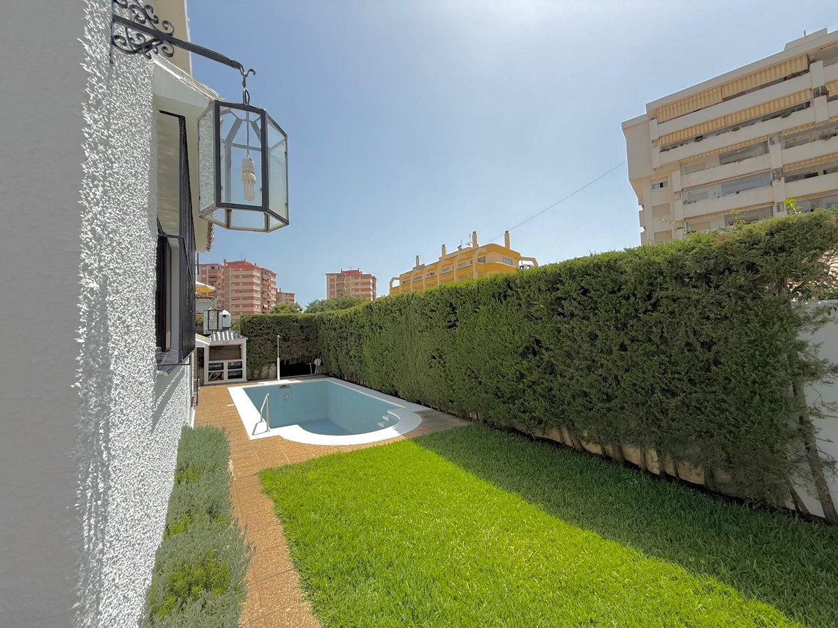 68d908d67b36ec80d5adc99f808e7b1b - 33