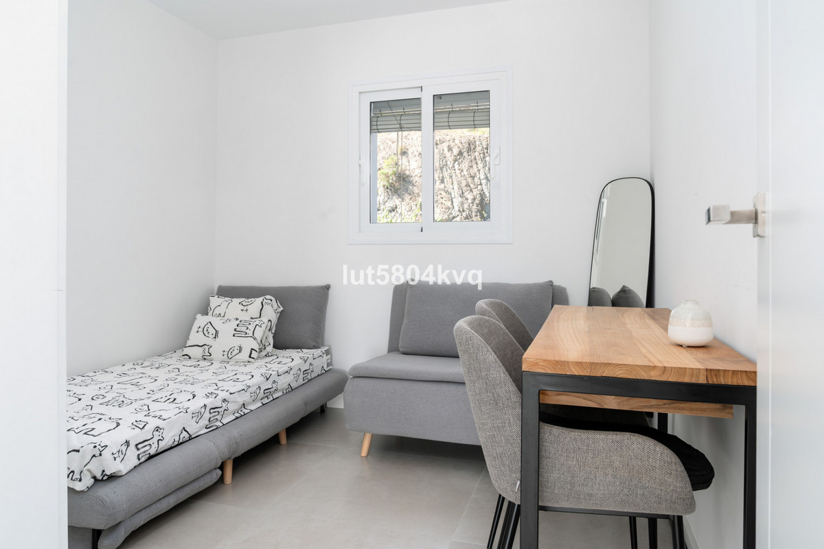 68f8ed25c8e1053a89c42fbc6a029af7 - 23