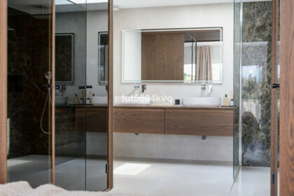 68f8ed25c8e1053a89c42fbc6a029af7 - 31