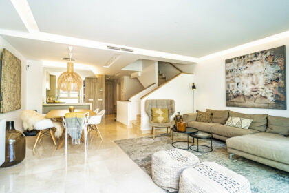 69c78ed9e770e3ec4f630659f5776c42 - 1